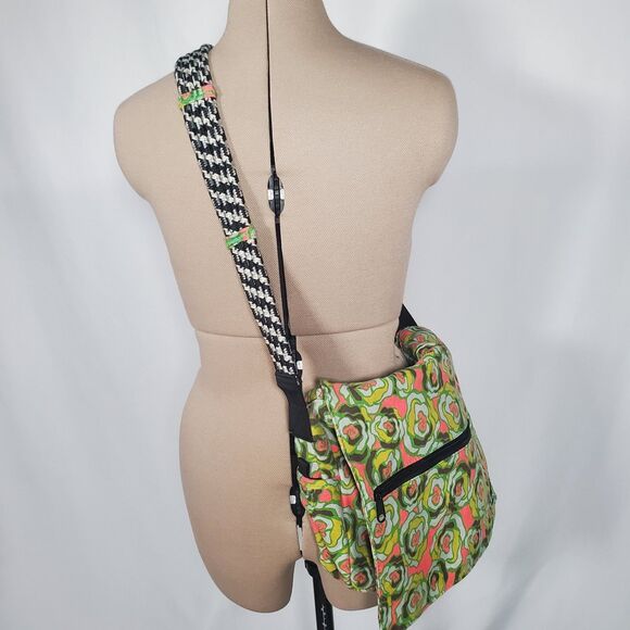 Kavu Medium Crossbody Bag Green Pink Floral Abstract Cotton Outdoors Rope Strap - Picture 12 of 12